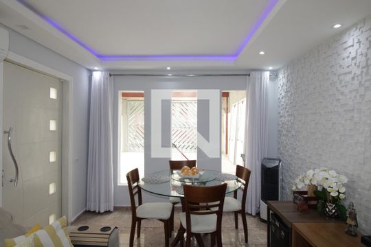 Sala de casa à venda com 2 quartos, 105m² em Parque Boturussu, São Paulo