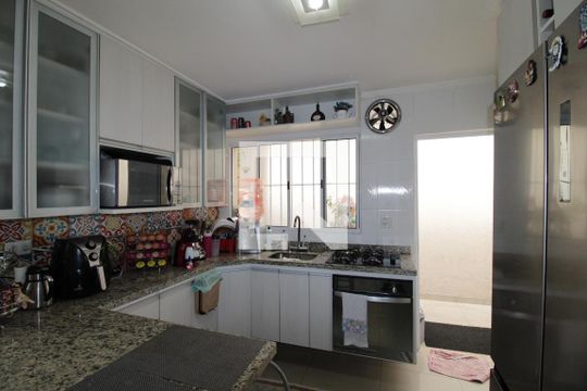 Cozinha de casa à venda com 2 quartos, 105m² em Parque Boturussu, São Paulo