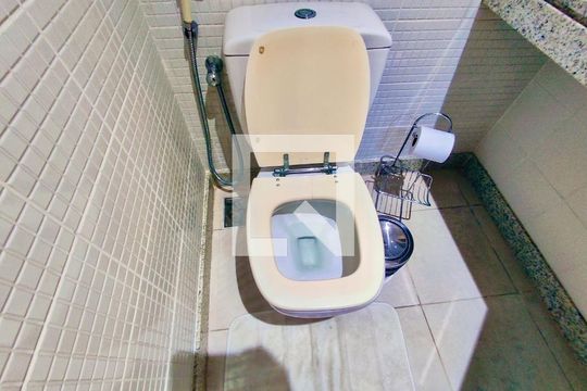 Suíte 2 banheiro  de apartamento para alugar com 2 quartos, 79m² em Jardim Botânico, Rio de Janeiro