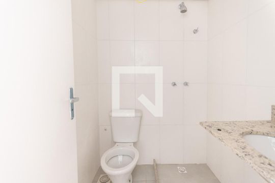 Banheiro de apartamento à venda com 2 quartos, 70m² em Grajau, Rio de Janeiro