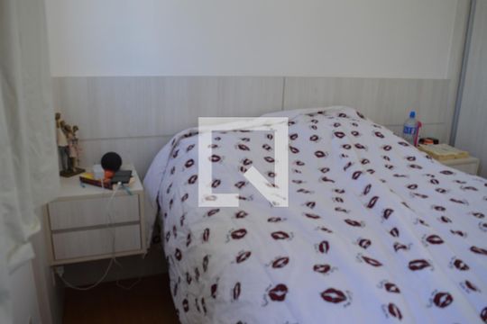 Quarto 2 de apartamento para alugar com 2 quartos, 45m² em Morro do Confisco, Contagem
