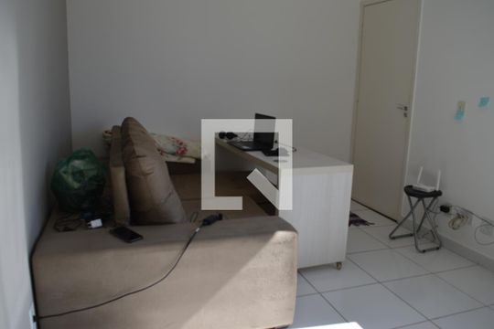Sala de apartamento para alugar com 2 quartos, 45m² em Morro do Confisco, Contagem