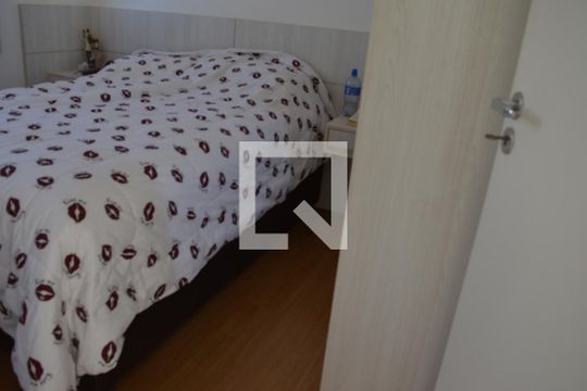Quarto 2 de apartamento para alugar com 2 quartos, 45m² em Morro do Confisco, Contagem