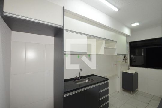 Cozinha de apartamento para alugar com 2 quartos, 43m² em Madureira, Rio de Janeiro