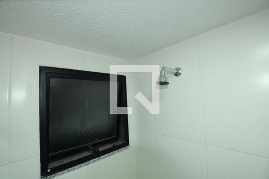 Banheiro de apartamento para alugar com 2 quartos, 43m² em Madureira, Rio de Janeiro