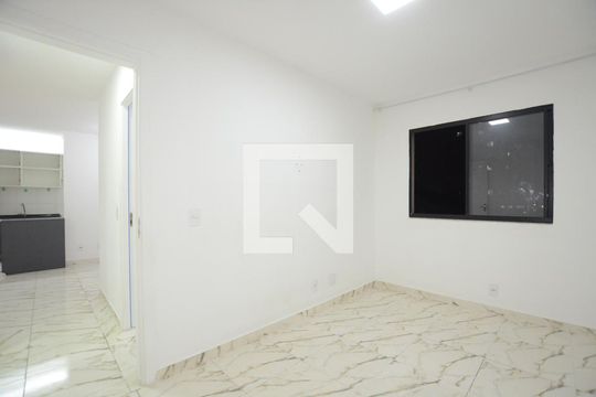 Quarto 1 de apartamento para alugar com 2 quartos, 43m² em Madureira, Rio de Janeiro