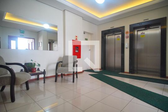Hall de entrada de apartamento à venda com 2 quartos, 120m² em Centro, São Leopoldo