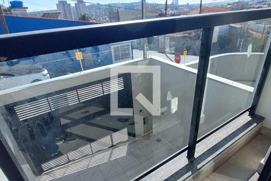 Sacada Sala de casa à venda com 2 quartos, 121m² em Vila Lucinda, Santo André