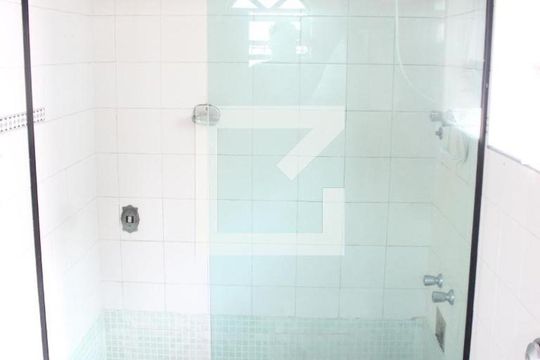 Banheiro da Suíte de casa para alugar com 2 quartos, 180m² em Centro, São Vicente