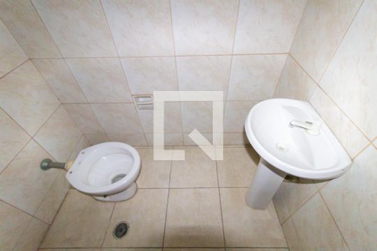 Banheiro de kitnet/studio para alugar com 1 quarto, 31m² em Sé, São Paulo