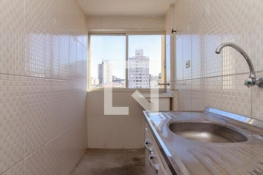Cozinha de apartamento para alugar com 1 quarto, 50m² em Santo Amaro, São Paulo