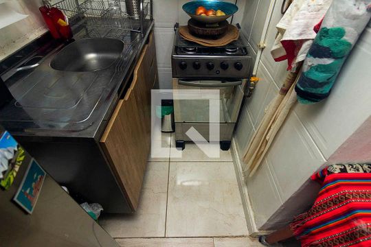 Cozinha de kitnet/studio à venda com 1 quarto, 29m² em Sé, São Paulo