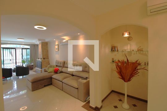 Sala de casa de condomínio à venda com 3 quartos, 351m² em Jardim Campo Grande, São Paulo