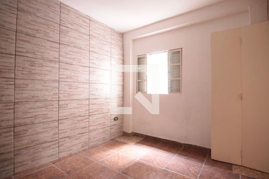 Quarto 2 de casa para alugar com 2 quartos, 110m² em Jardim Eliane, São Paulo