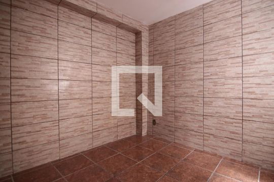 Quarto 2 de casa para alugar com 2 quartos, 110m² em Jardim Eliane, São Paulo