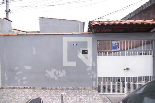 Fachada de casa para alugar com 2 quartos, 110m² em Jardim Eliane, São Paulo