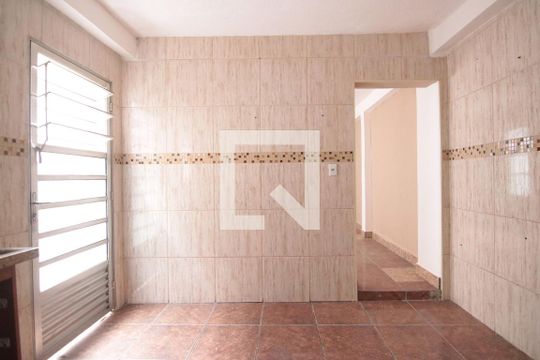 Cozinha de casa para alugar com 2 quartos, 110m² em Jardim Eliane, São Paulo