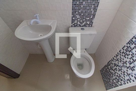 Banheiro de apartamento para alugar com 2 quartos, 60m² em Pilarzinho , Curitiba