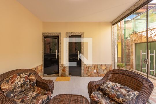 Varanda de casa à venda com 3 quartos, 252m² em Santa Branca, Belo Horizonte