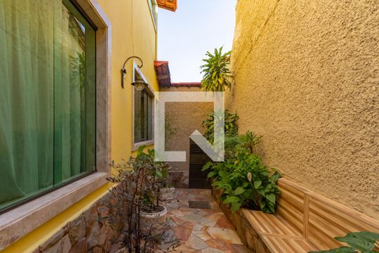 Área Externa de casa à venda com 3 quartos, 252m² em Santa Branca, Belo Horizonte