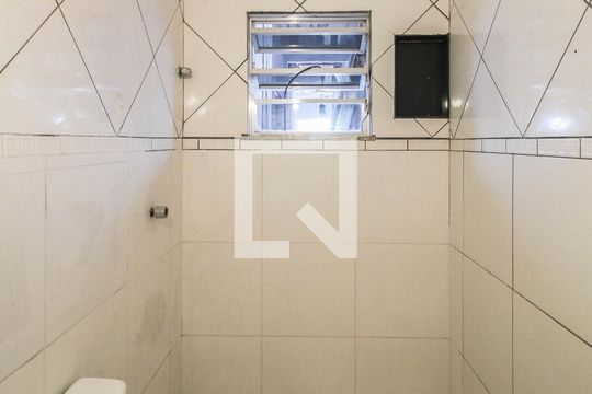 Banheiro de apartamento para alugar com 1 quarto, 45m² em Andrade Araujo, Belford Roxo