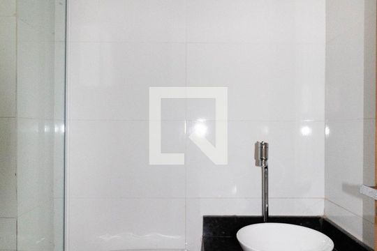 Banheiro de apartamento para alugar com 2 quartos, 40m² em Penha de França, São Paulo