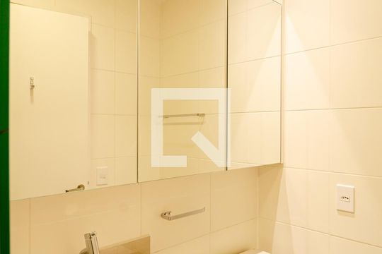 Banheiro Social de kitnet/studio à venda com 1 quarto, 24m² em Vila Clementino, São Paulo
