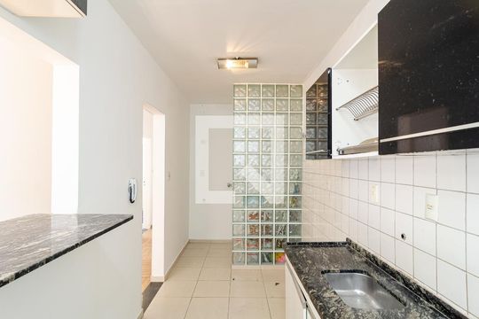 Cozinha de apartamento à venda com 2 quartos, 70m² em Vila Fachini, São Paulo