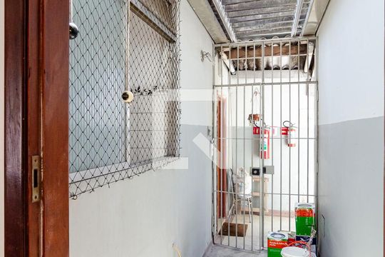 Entrada de apartamento à venda com 2 quartos, 70m² em Vila Fachini, São Paulo