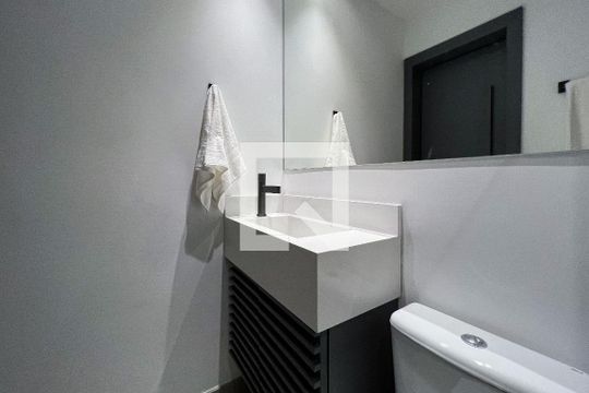 Banheiro da Suíte de apartamento para alugar com 1 quarto, 44m² em Vila Olímpia, São Paulo