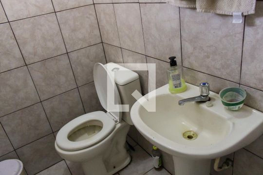 Banheiro 3 de casa à venda com 3 quartos, 220m² em Pinheiro, São Leopoldo