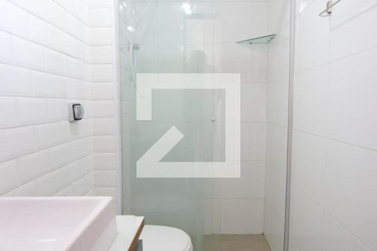 Banheiro  de apartamento para alugar com 1 quarto, 40m² em Vila Paranaguá, São Paulo