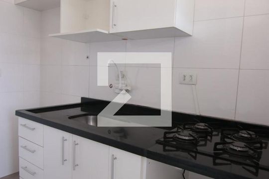 Cozinha de apartamento para alugar com 1 quarto, 40m² em Vila Paranaguá, São Paulo