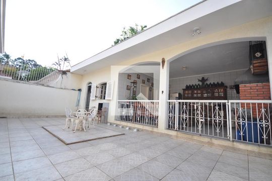Quintal de casa à venda com 4 quartos, 420m² em Jardim Leonor Mendes de Barros, São Paulo