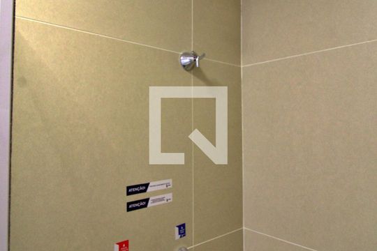 Banheiro de kitnet/studio à venda com 1 quarto, 25m² em Vila Andrade, São Paulo