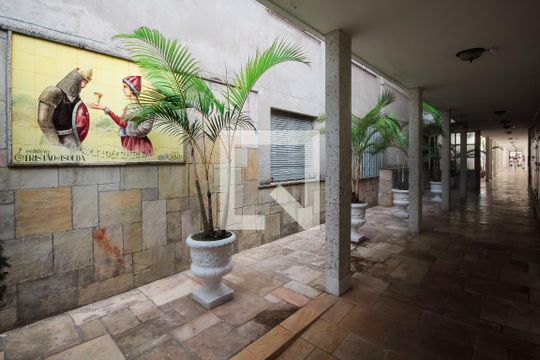 Hall de entrada de apartamento à venda com 2 quartos, 65m² em Aclimação, São Paulo