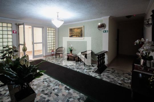 Hall de entrada de apartamento à venda com 2 quartos, 65m² em Aclimação, São Paulo