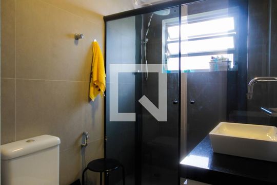 Banheiro de apartamento à venda com 2 quartos, 65m² em Aclimação, São Paulo
