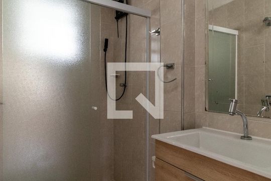Banheiro de apartamento à venda com 3 quartos, 120m² em Água Branca, São Paulo