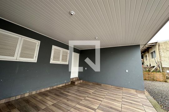 Área Externa de casa para alugar com 2 quartos, 81m² em Boa Saúde, Novo Hamburgo