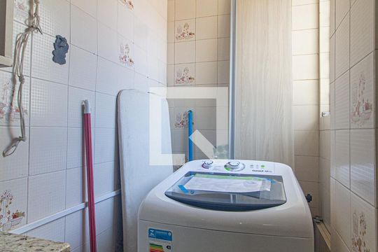 Área de Serviço de apartamento para alugar com 2 quartos, 60m² em Ahú, Curitiba
