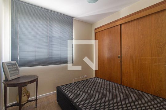 Quarto 2 de apartamento para alugar com 2 quartos, 60m² em Ahú, Curitiba