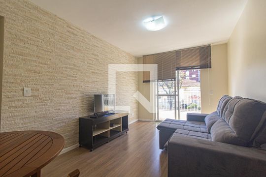 Apartamento para alugar com 2 quartos, 60m² em Ahú, Curitiba