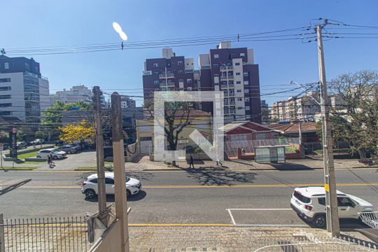 Vista do Quarto 1 de apartamento para alugar com 2 quartos, 60m² em Ahú, Curitiba