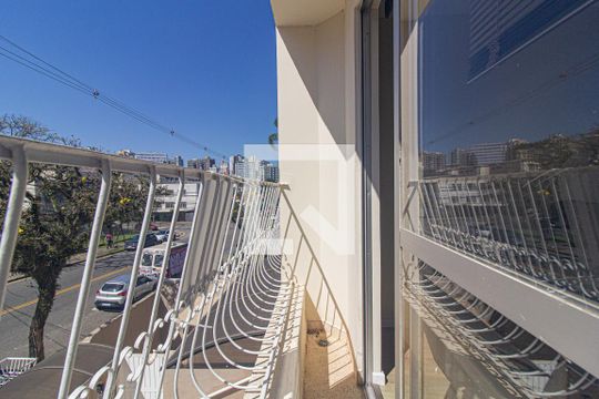 Sacada de apartamento para alugar com 2 quartos, 60m² em Ahú, Curitiba