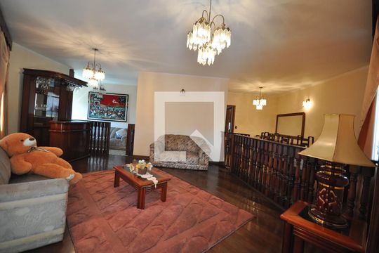 Casa para alugar com 3 quartos, 600m² em Jardim Guapira, São Paulo