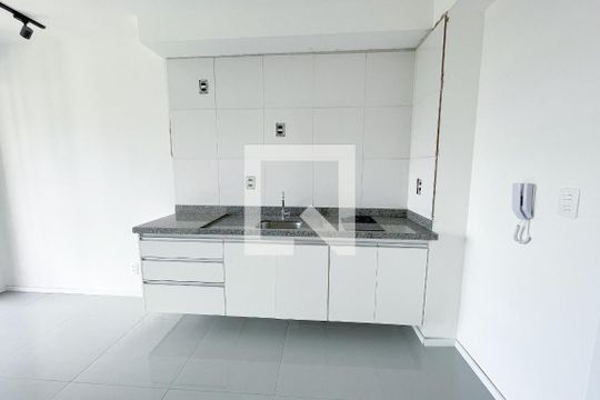 Cozinha de kitnet/studio para alugar com 1 quarto, 29m² em Pinheiros, São Paulo