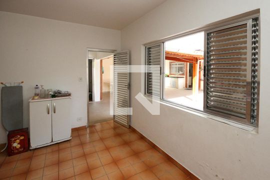 Quarto de Serviço de casa à venda com 3 quartos, 400m² em Chácara Mafalda, São Paulo