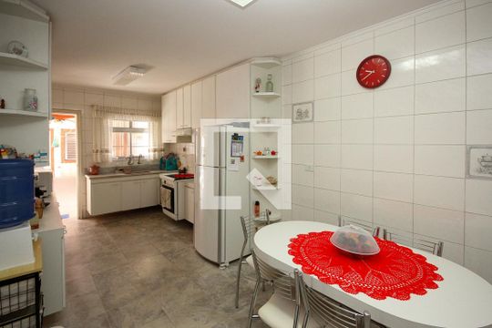 Cozinha de casa à venda com 3 quartos, 400m² em Chácara Mafalda, São Paulo