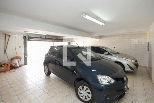 Garagem de casa à venda com 3 quartos, 400m² em Chácara Mafalda, São Paulo